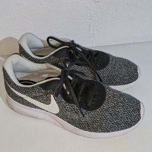 Nike Tanjun SE Sneakers Women's Size 10